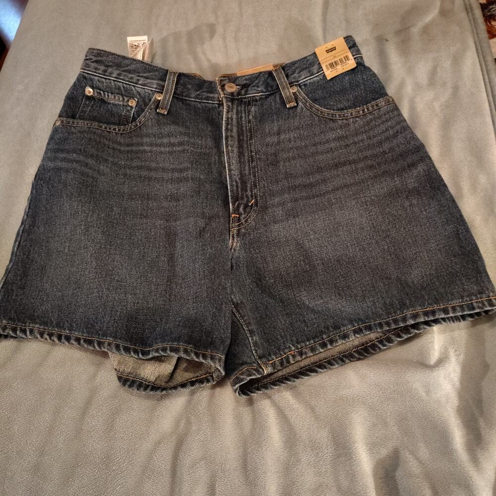Levi’s Cinch Mid‑Thigh Denim Shorts – Size 29